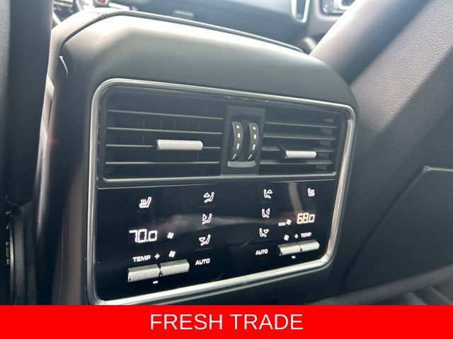 Used 2022 Porsche Cayenne Platinum Edition AWD/4WD image 43
