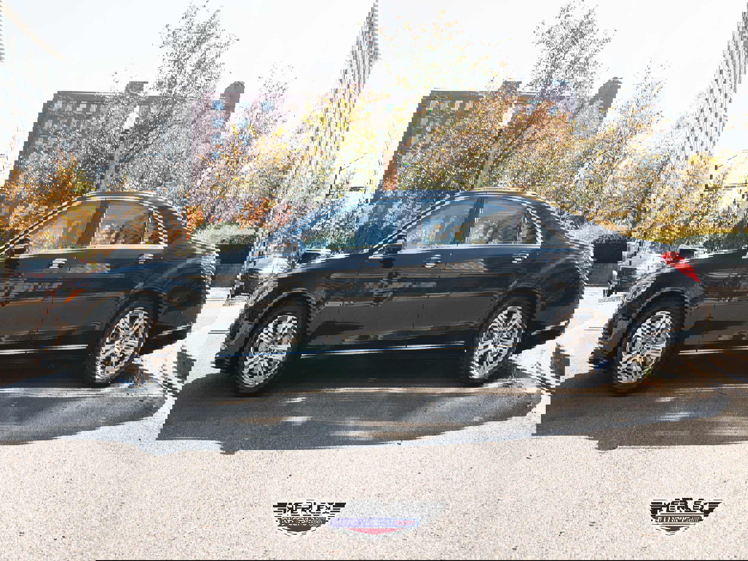 Used 2018 Mercedes-Benz S 560 4MATIC Sedan w/ Premium Package image 4