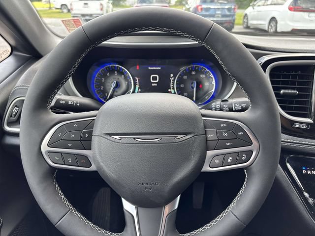 New 2027 Chrysler Pacifica Select w/ Family Tech Group AWD/4WD image 12