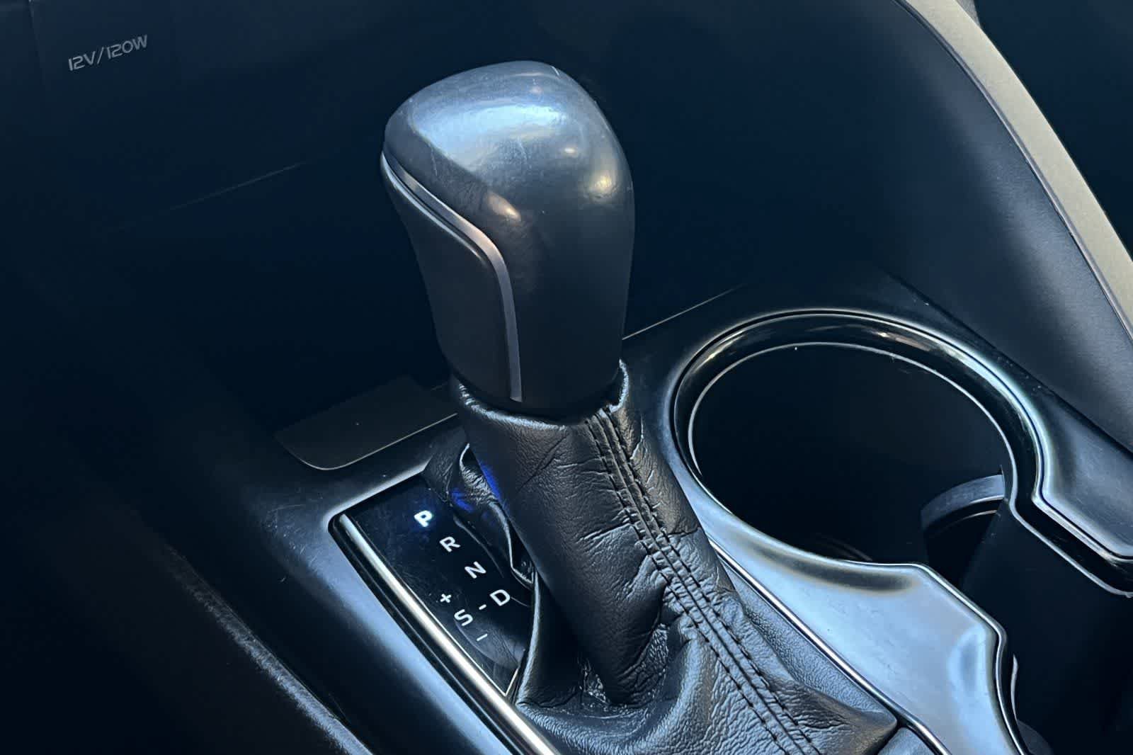 Used 2019 Toyota Camry SE FWD image 25