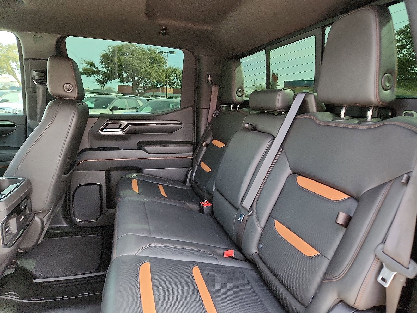 Used 2024 GMC Sierra 1500 AT4 w/ AT4 Preferred Package image 11