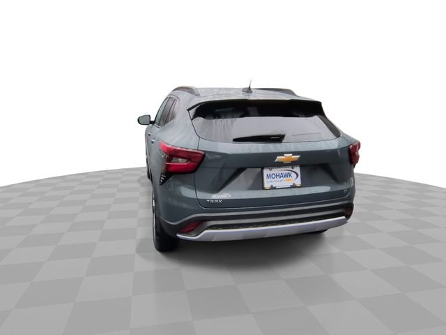 Used 2025 Chevrolet Trax LT image 7