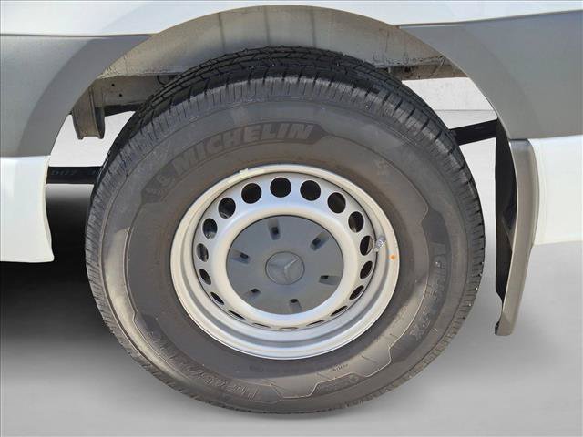 Used 2024 Mercedes-Benz Sprinter 2500 image 21