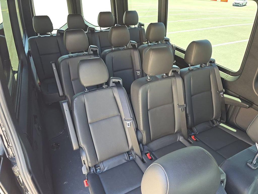 Used 2024 Mercedes-Benz Sprinter 2500 image 14