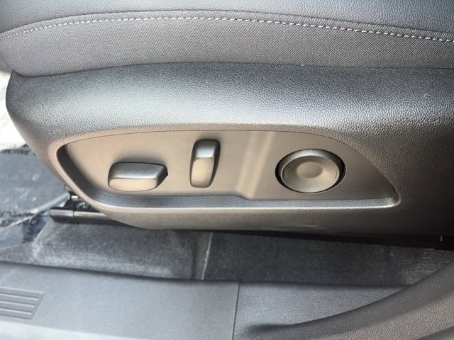 New 2026 Chevrolet Equinox LT w/ Convenience Package II image 17