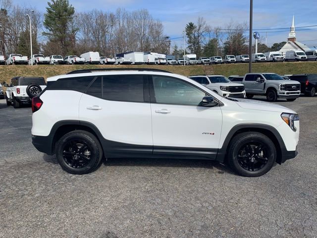 Used 2023 GMC Terrain AT4 image 5