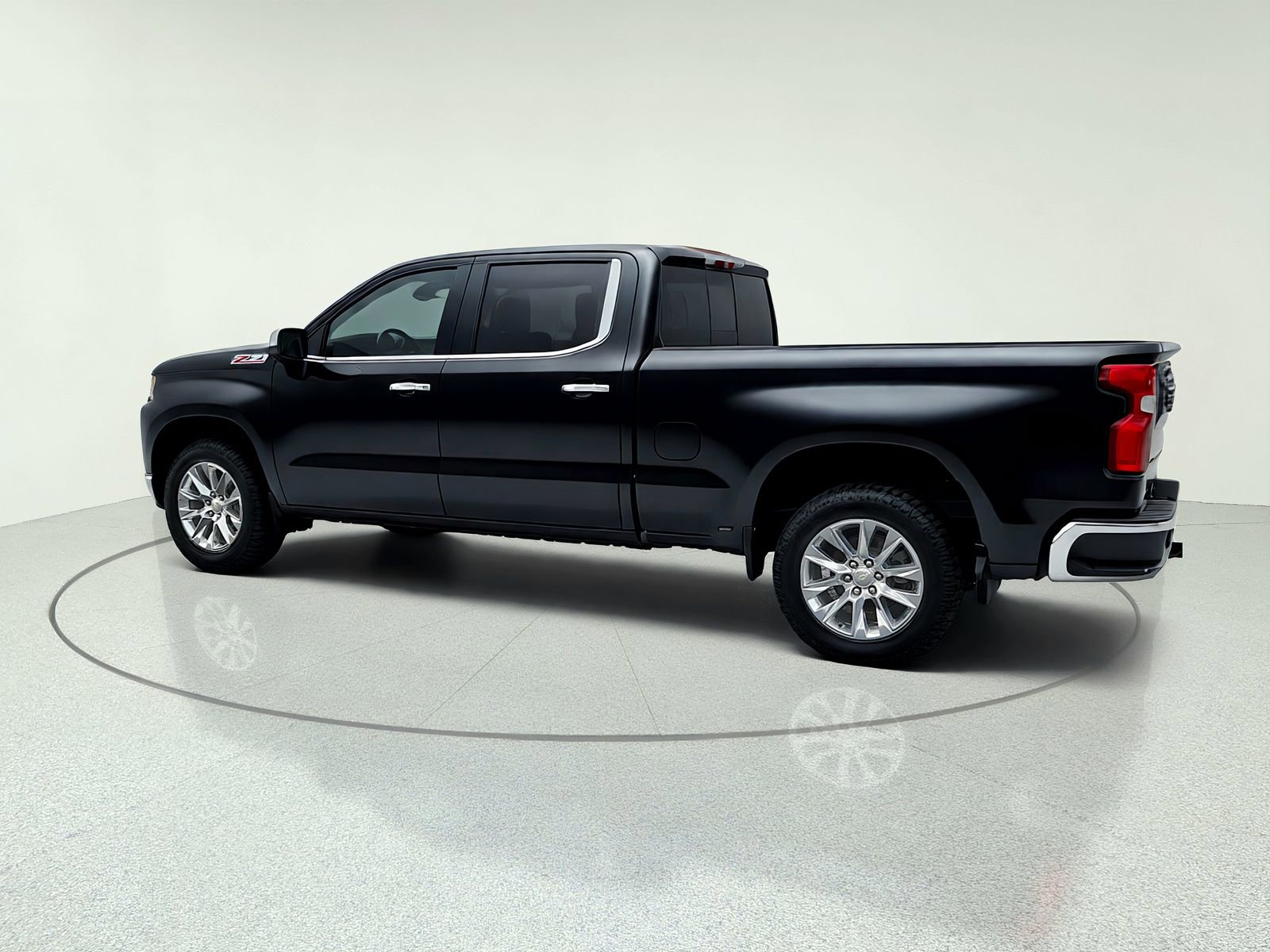 Used 2020 Chevrolet Silverado 1500 LTZ w/ LTZ Premium Package AWD/4WD image 5
