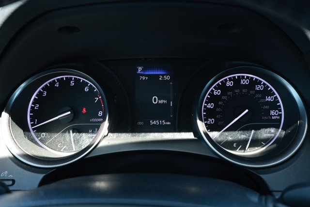 Used 2023 Toyota Camry SE FWD image 12