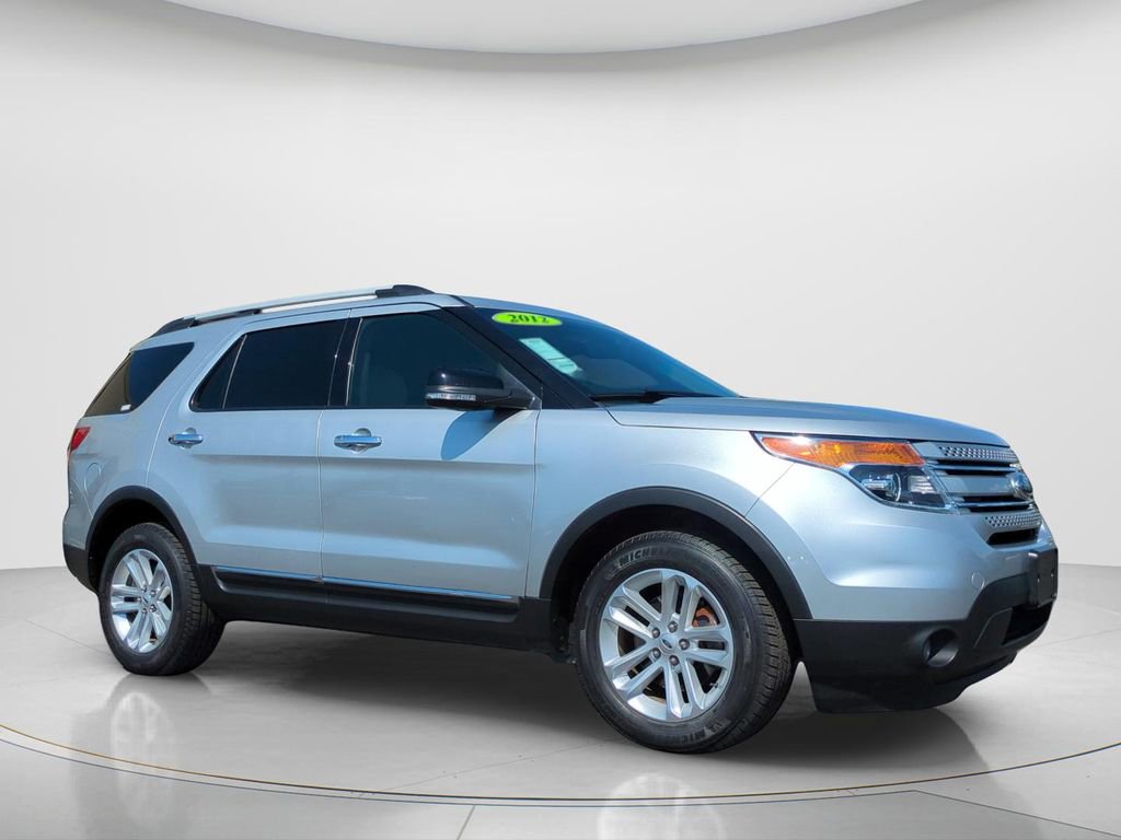 Used 2012 Ford Explorer XLT image 2