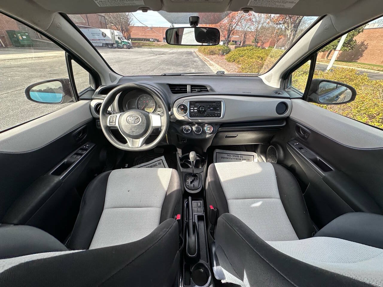 Used 2014 Toyota Yaris L FWD image 9