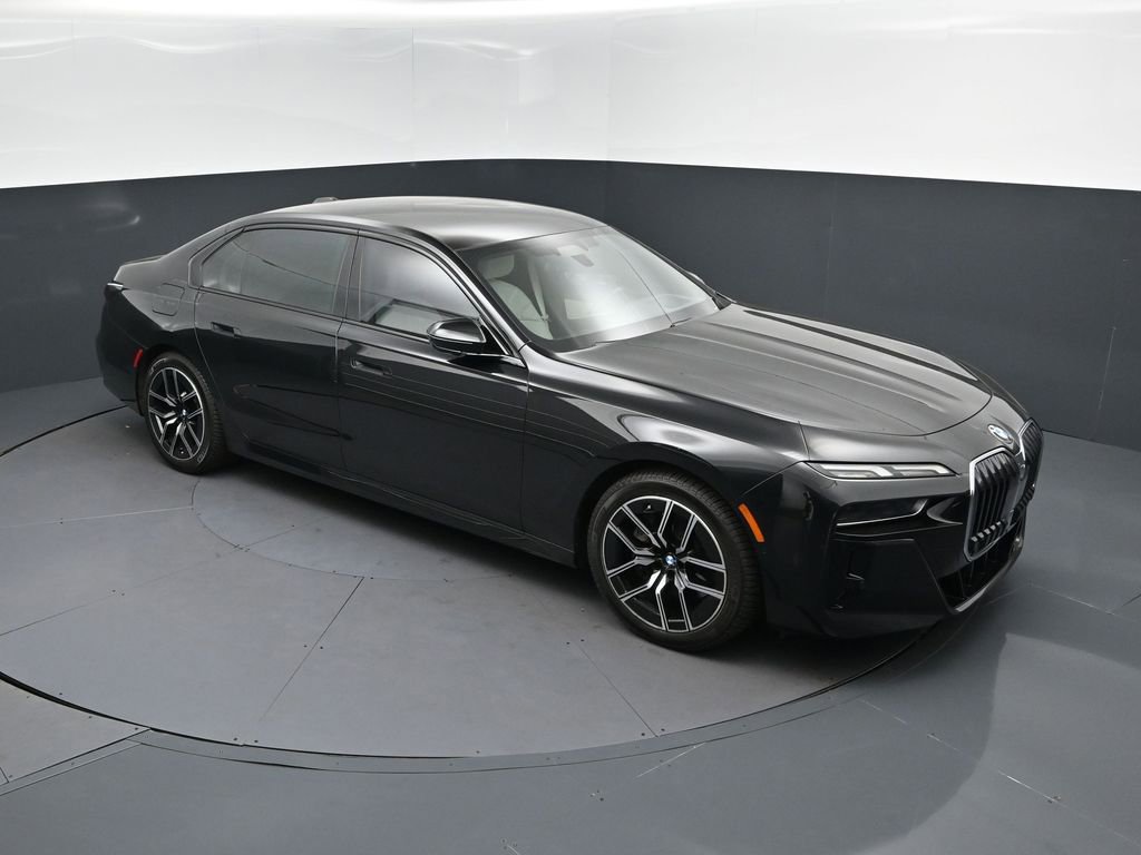 Used 2023 BMW 740i image 37