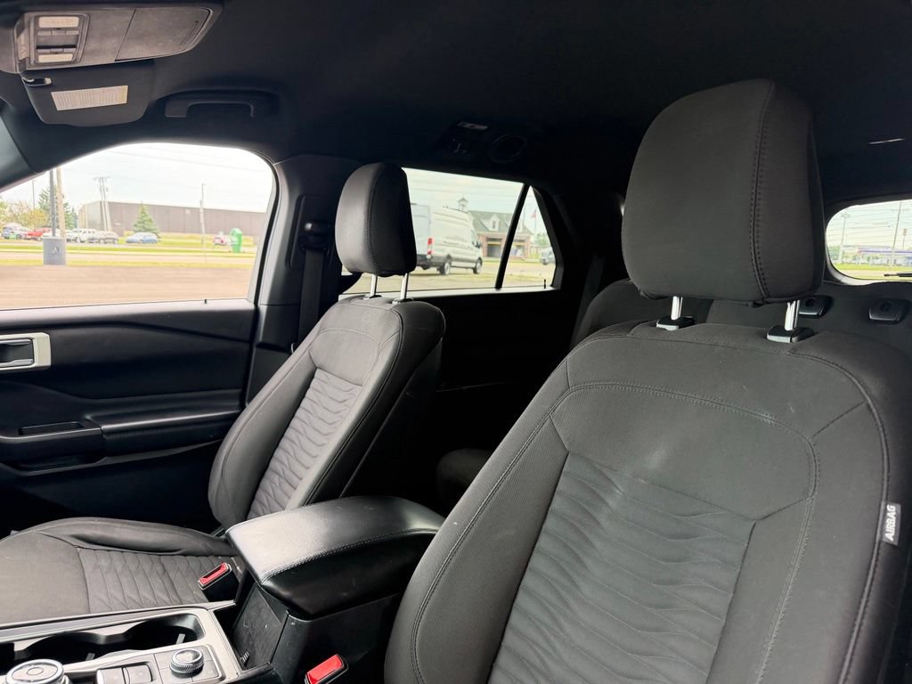 Used 2020 Ford Explorer XLT w/ Comfort Package AWD/4WD image 15