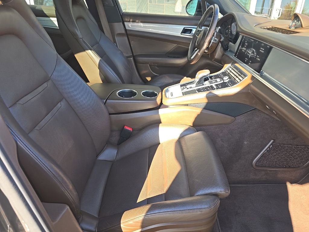 Used 2018 Porsche Panamera 4S image 35