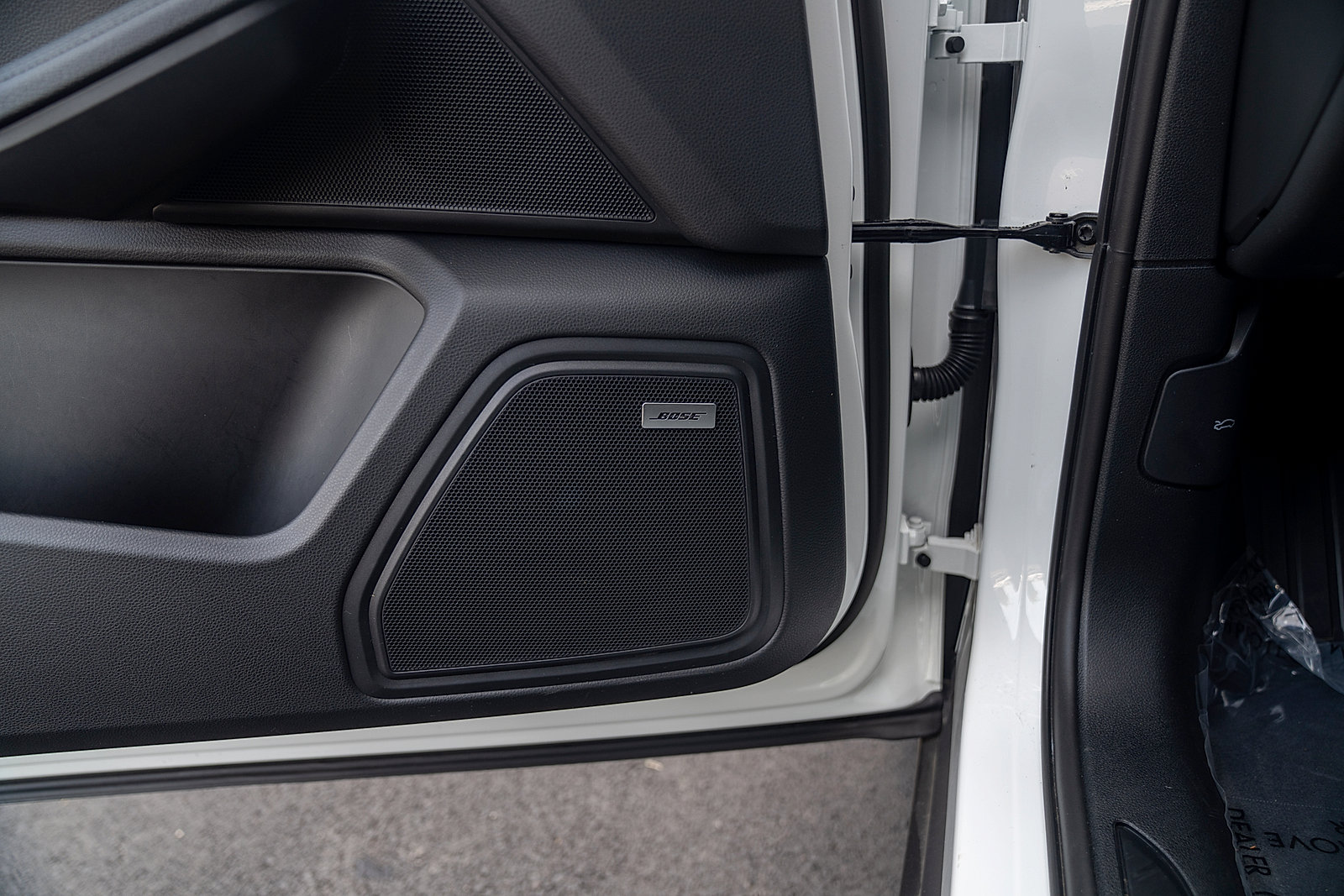 Certified 2025 Porsche Macan AWD/4WD image 19