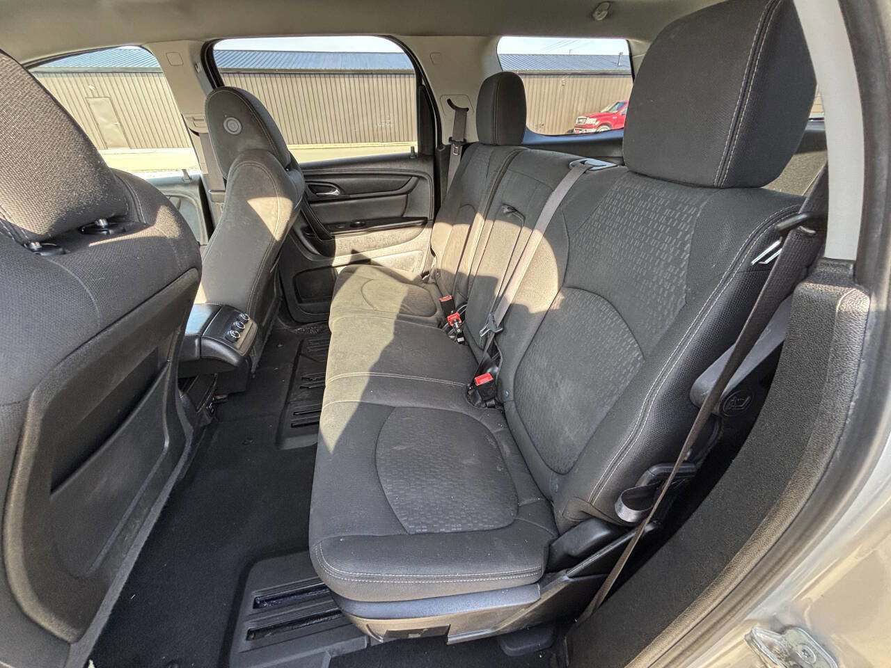 Used 2015 GMC Acadia SLE image 8