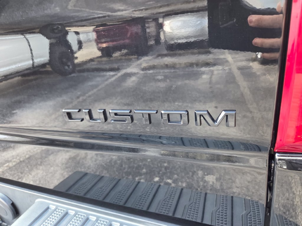 Used 2022 Chevrolet Silverado 1500 Custom Trail Boss w/ LPO, Dark Essentials Package AWD/4WD image 14