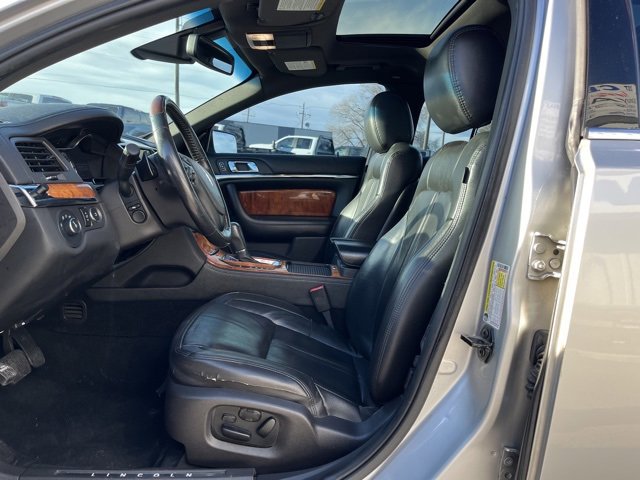 Used 2013 Lincoln MKS image 26