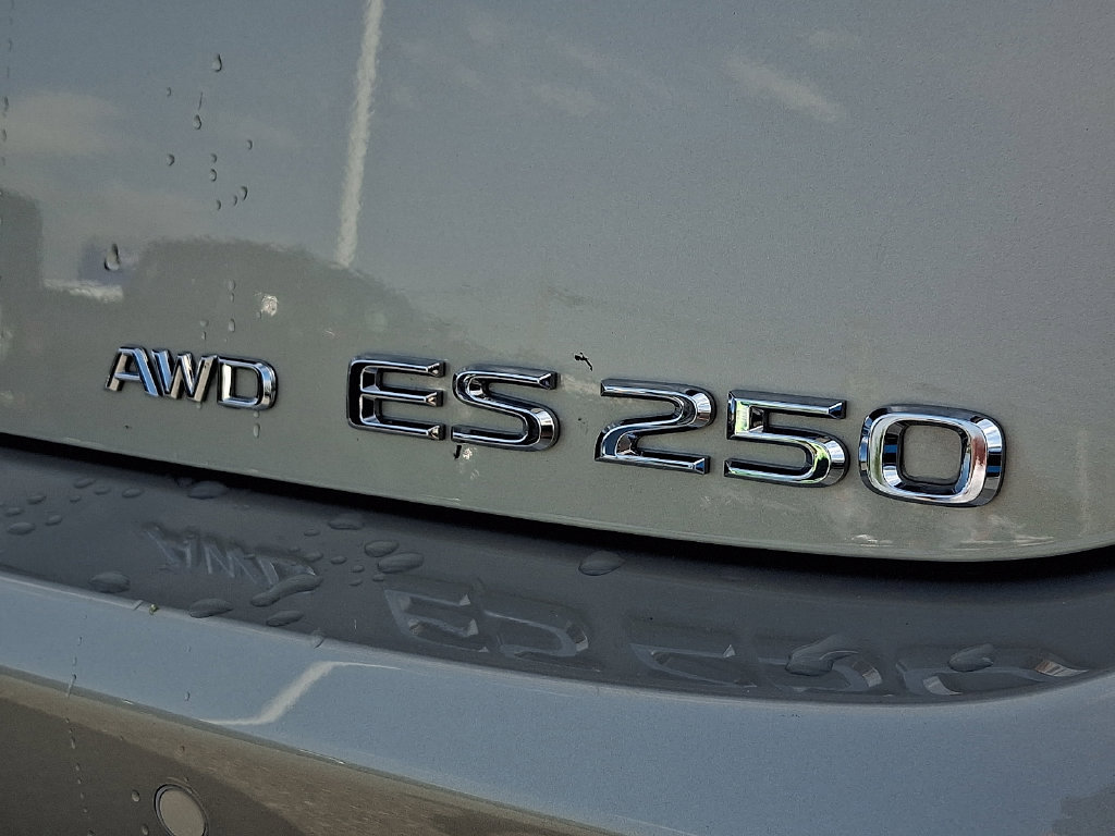 Used 2022 Lexus ES 250 w/ Premium Package AWD/4WD image 34