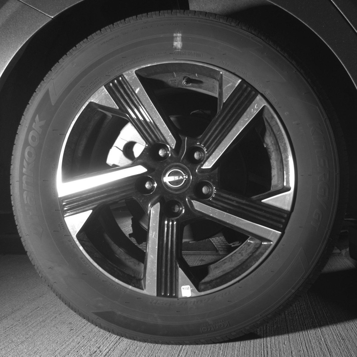 Used 2025 Nissan Sentra SV FWD image 15