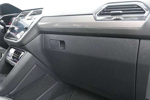 Used 2023 Volkswagen Tiguan SE R-Line AWD/4WD image 41