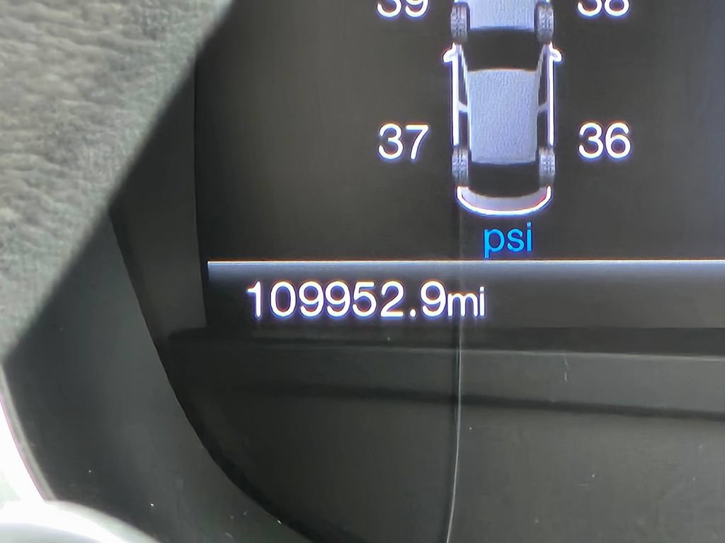 Used 2017 Ford Fusion SE w/ Fusion SE Technology Package FWD image 17