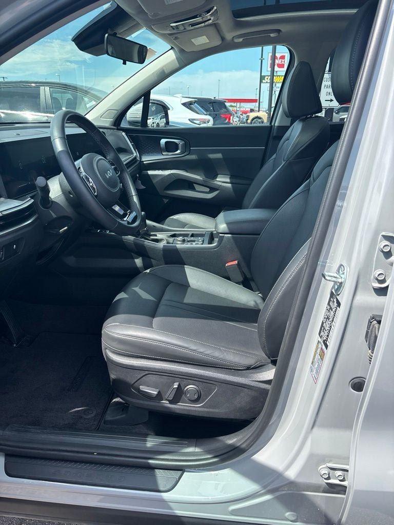 Used 2025 Kia Sorento S w/ Panoramic Sunroof Package FWD image 13