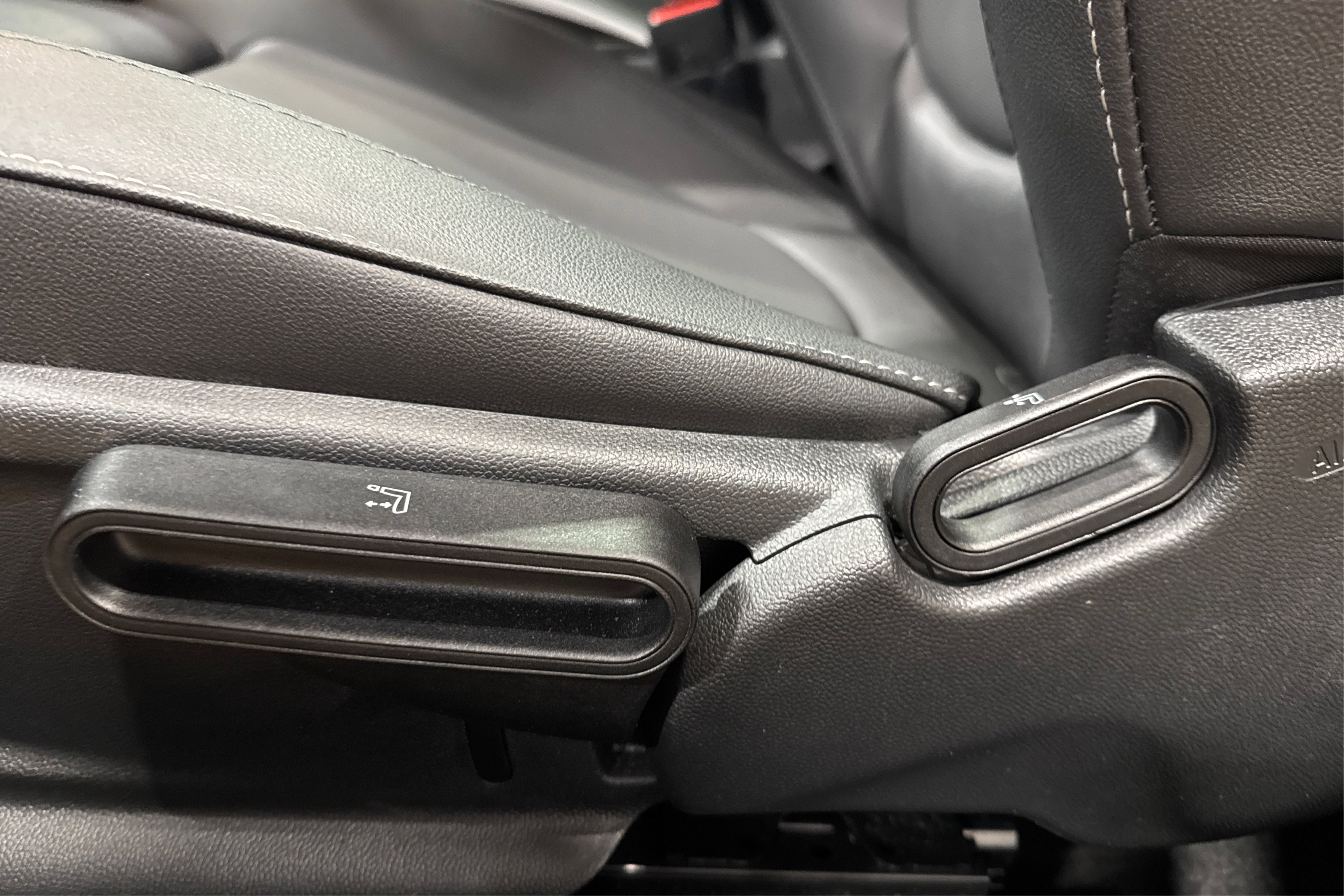 Used 2024 MINI Cooper SE image 18