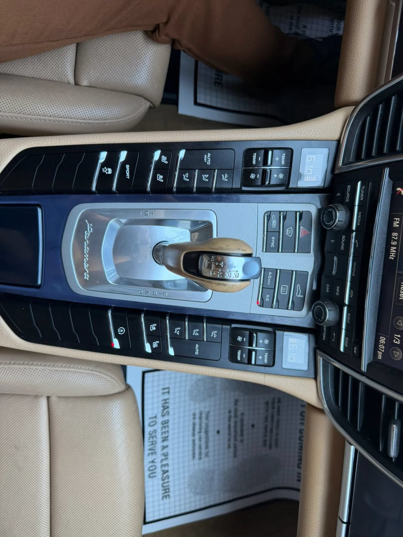 Used 2014 Porsche Panamera RWD image 31