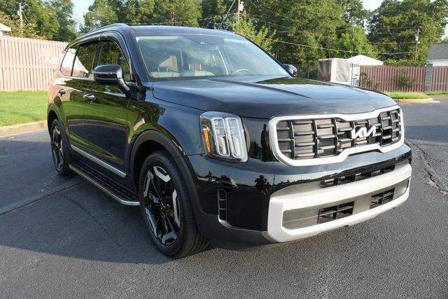 Used 2025 Kia Telluride S FWD image 1
