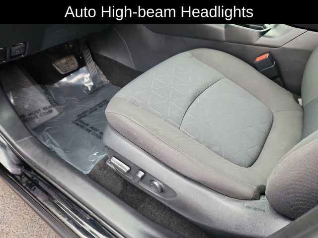 Used 2021 Toyota RAV4 XLE w/ Convenience Package image 21