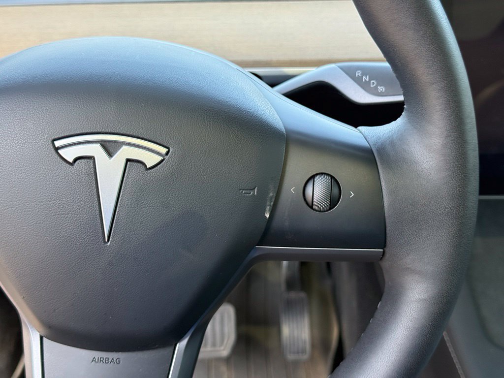 Used 2023 Tesla Model Y Long Range AWD/4WD image 16