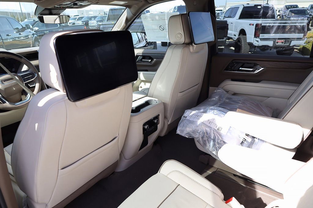 New 2026 GMC Yukon XL Denali w/ Advanced Technology Package image 18