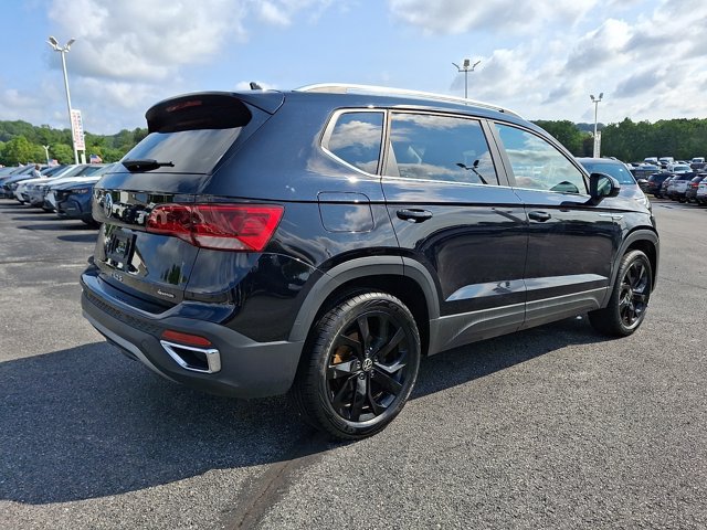Certified 2023 Volkswagen Taos SE w/ Panoramic Sunroof Package AWD/4WD image 8
