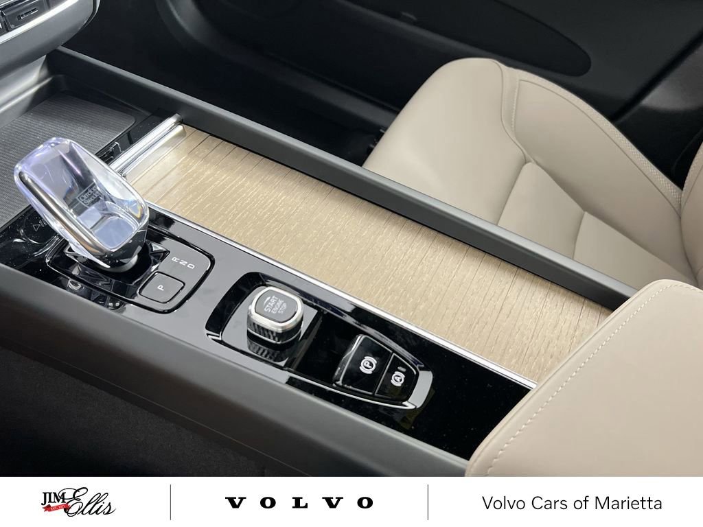 New 2026 Volvo XC60 B5 Plus w/ Protection Package Premier image 20