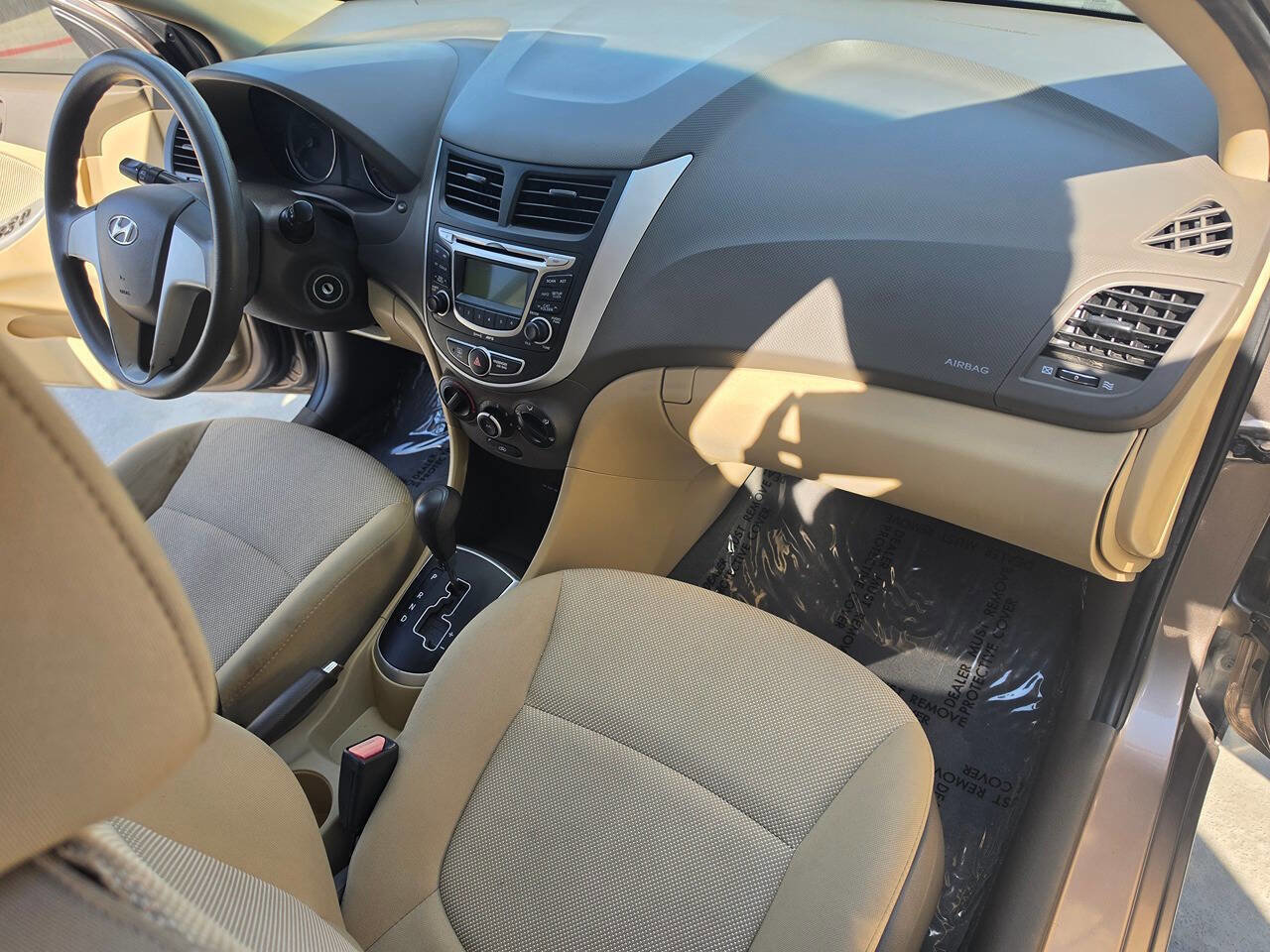 Used 2013 Hyundai Accent GLS FWD image 35