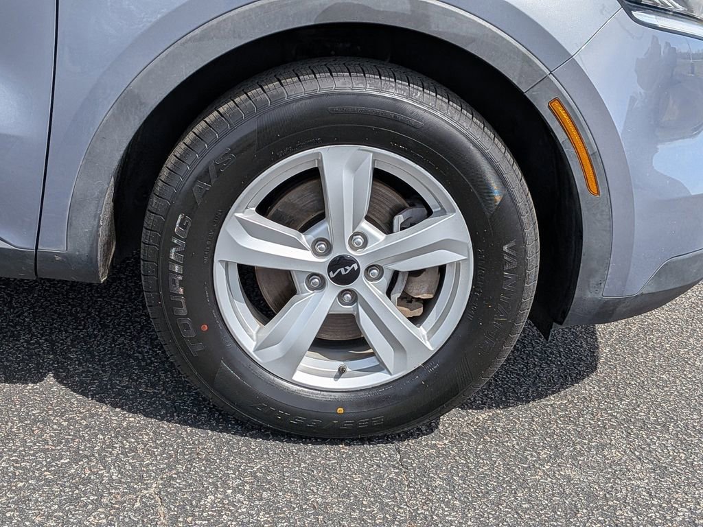 Used 2022 Kia Sorento LX FWD image 14