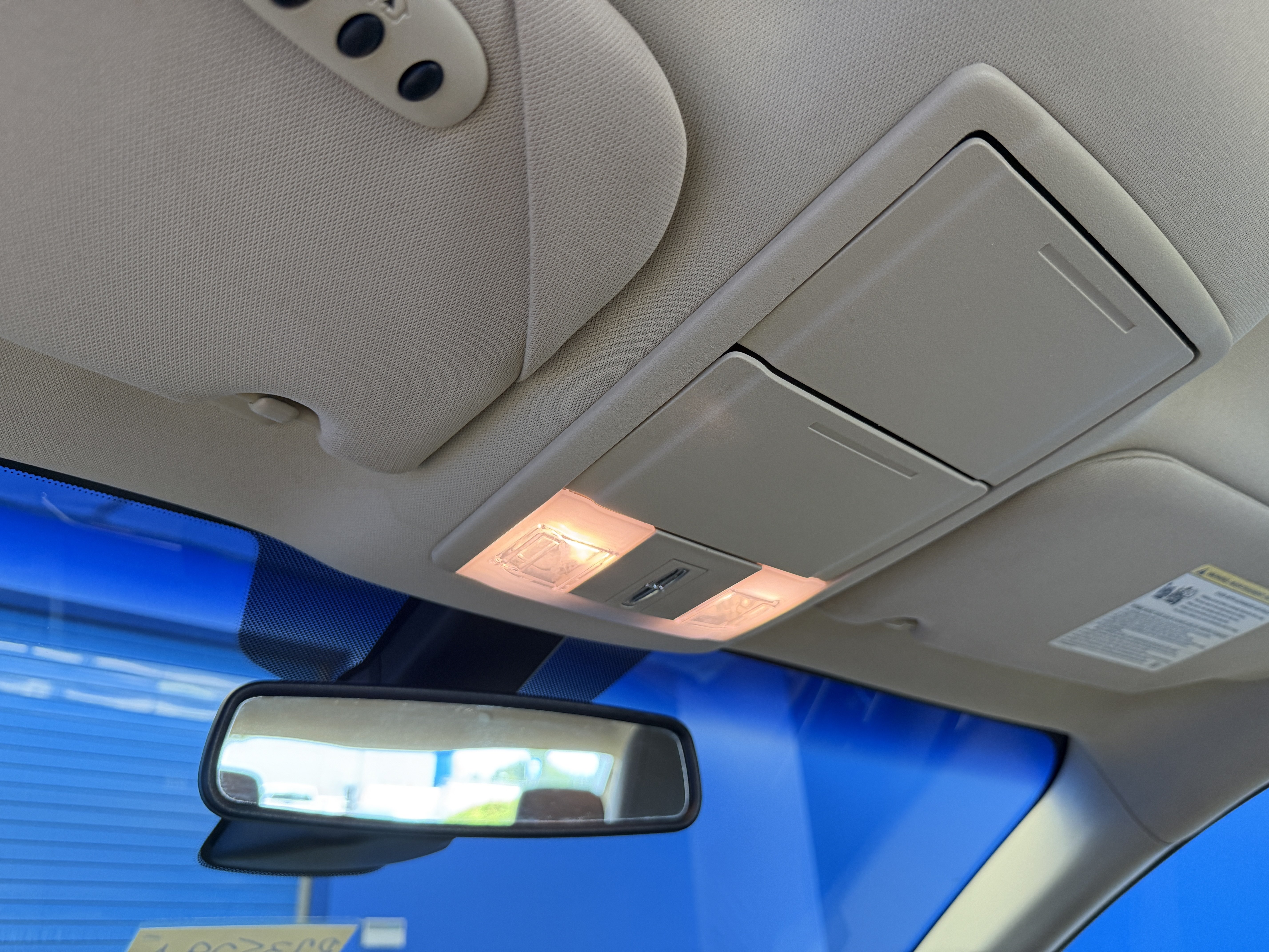 Used 2014 Lincoln MKS w/ Equipment Group 101A FWD image 24