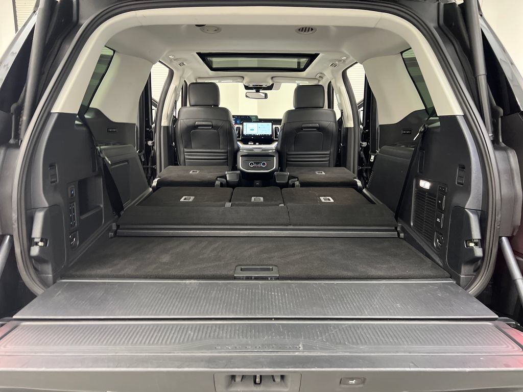 Used 2025 Ford Expedition Platinum AWD/4WD image 46
