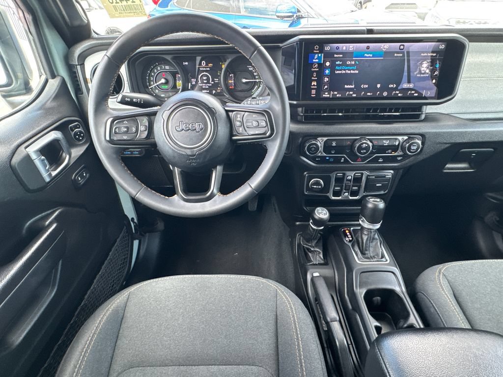 Used 2024 Jeep Wrangler Unlimited AWD/4WD image 21