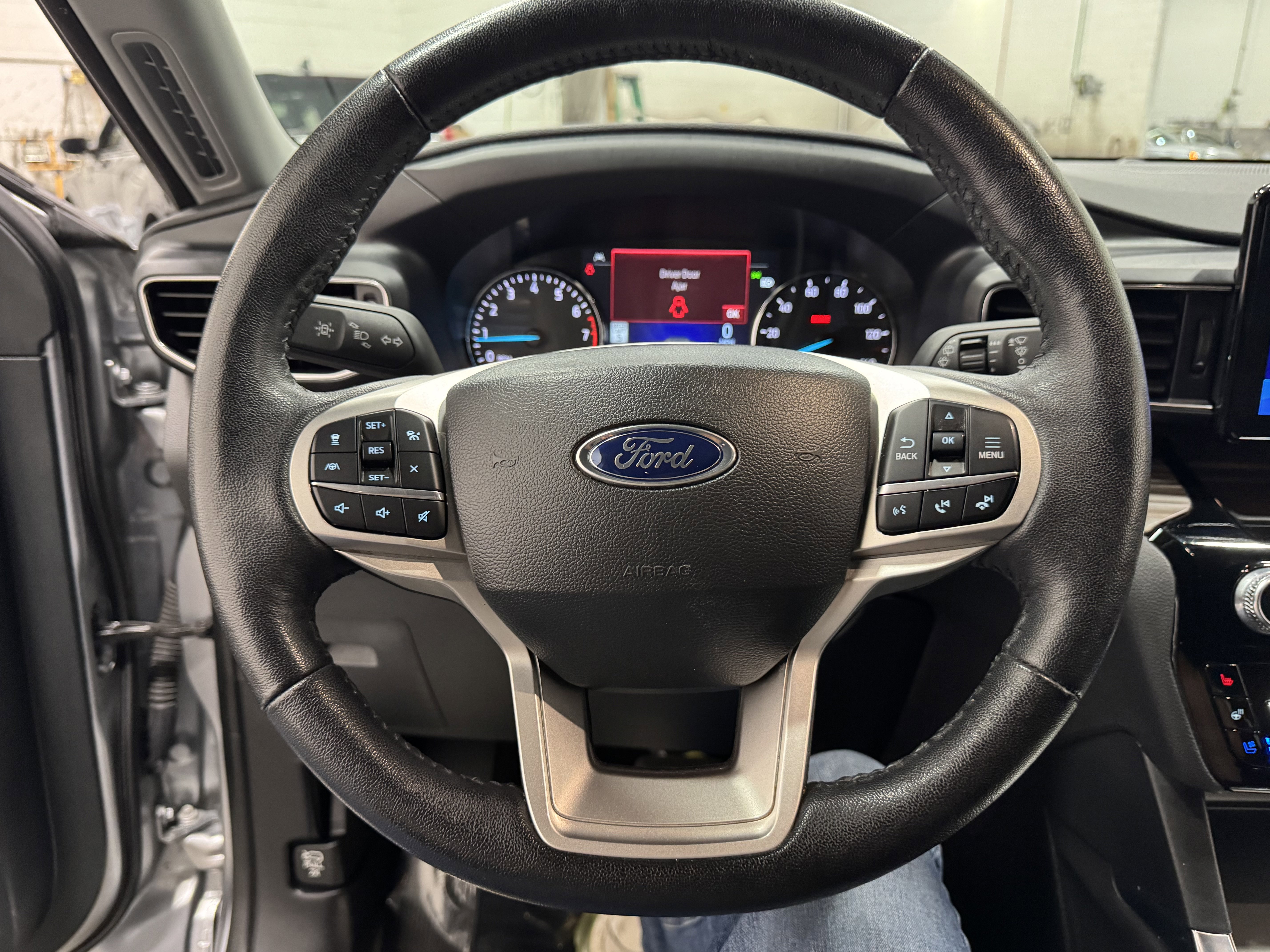 Used 2024 Ford Explorer Limited image 21