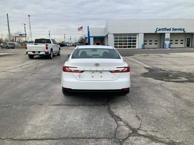 Used 2025 Toyota Camry LE image 8