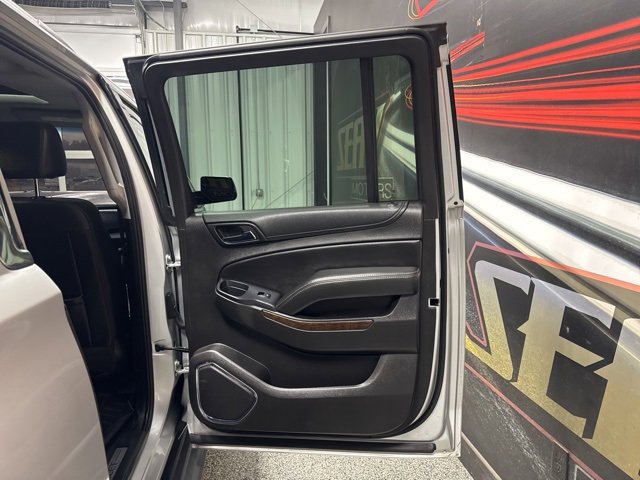 Used 2018 Chevrolet Suburban LT image 28