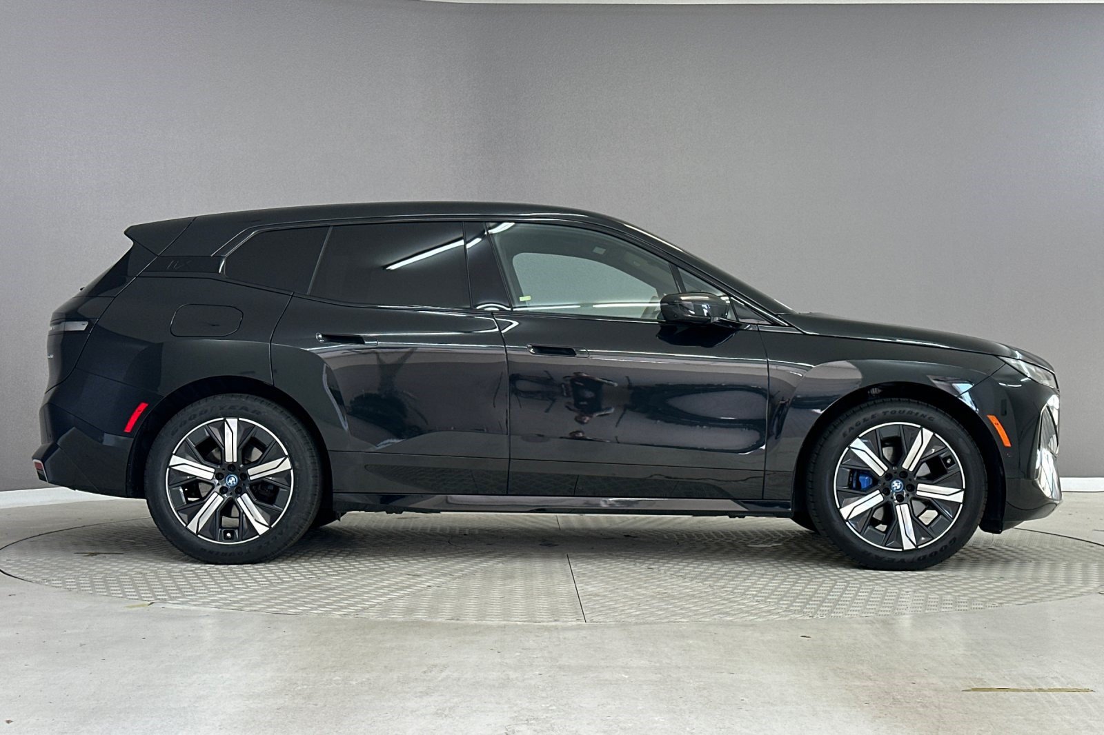 Certified 2025 BMW iX xDrive50 w/ Sport Package AWD/4WD image 7