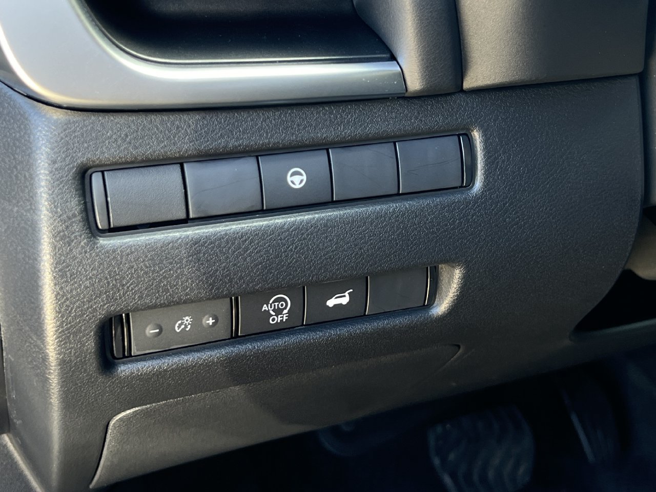 Used 2026 Nissan Rogue SV FWD image 9
