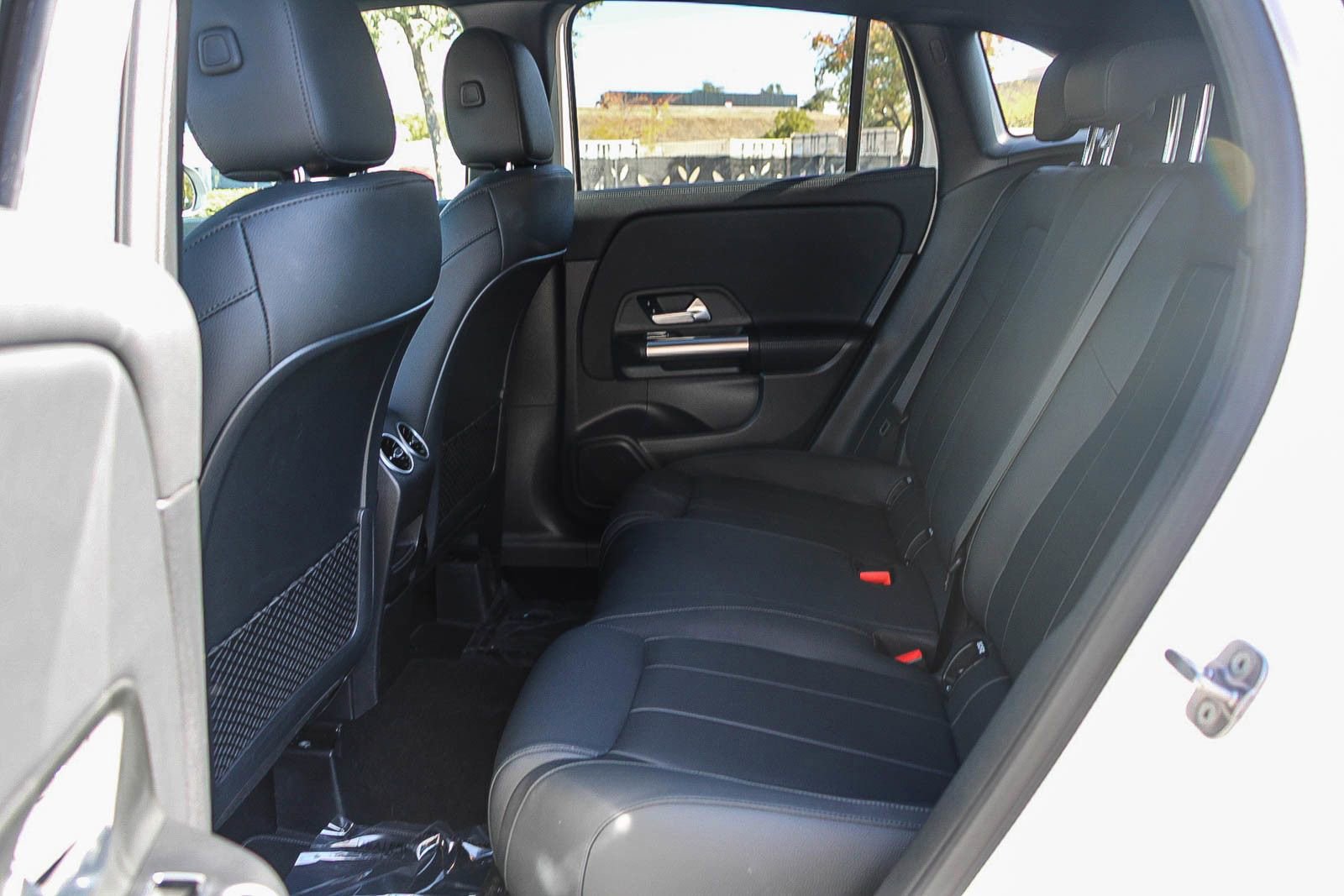 Certified 2025 Mercedes-Benz GLA 250 4MATIC image 18