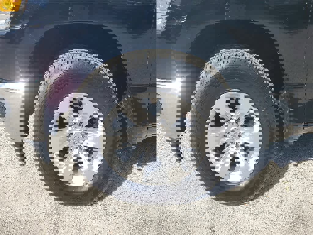 Used 2024 RAM 1500 Laramie image 5