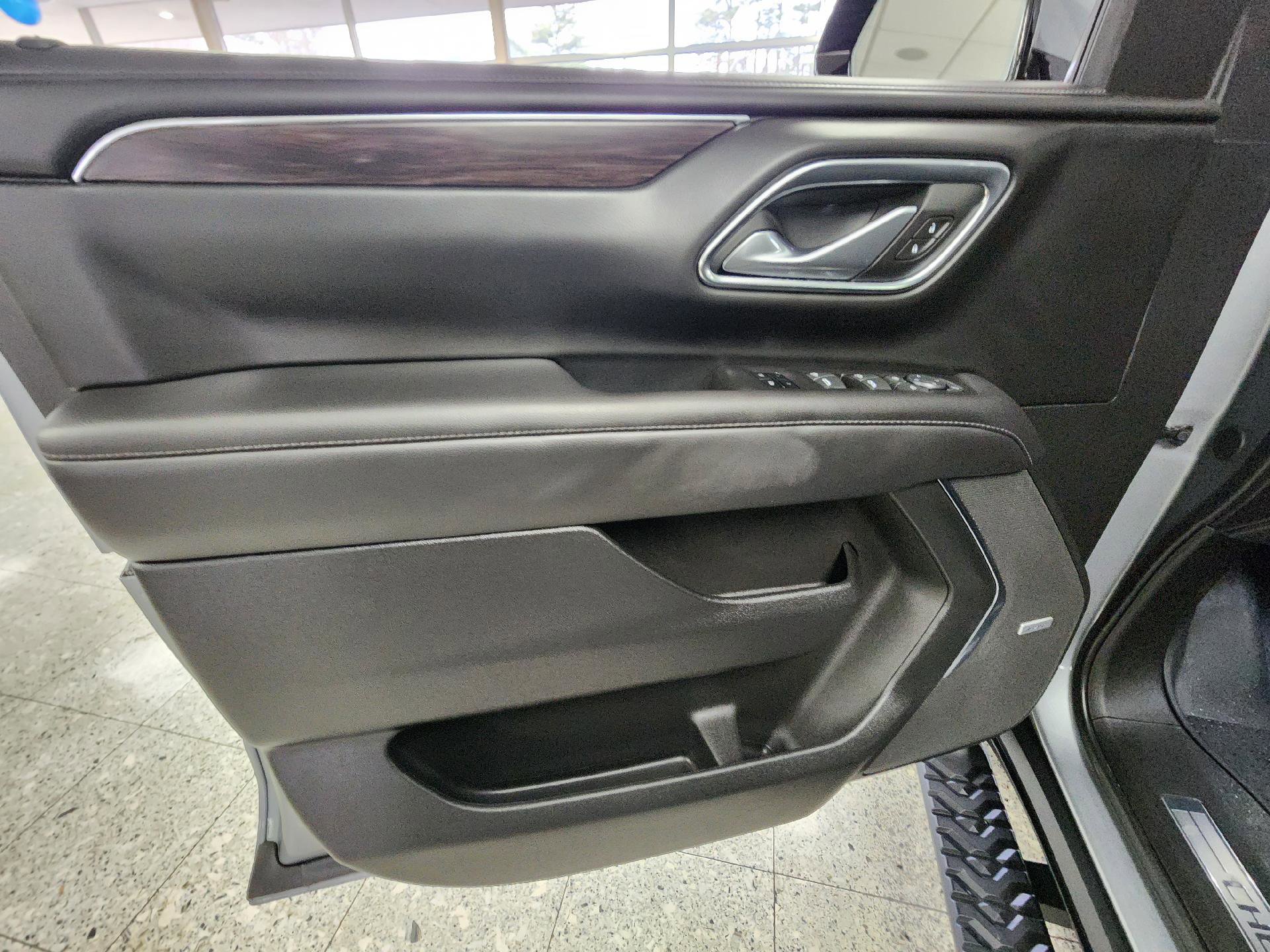 Used 2024 Chevrolet Tahoe Z71 w/ Z71 Off-Road Package image 18