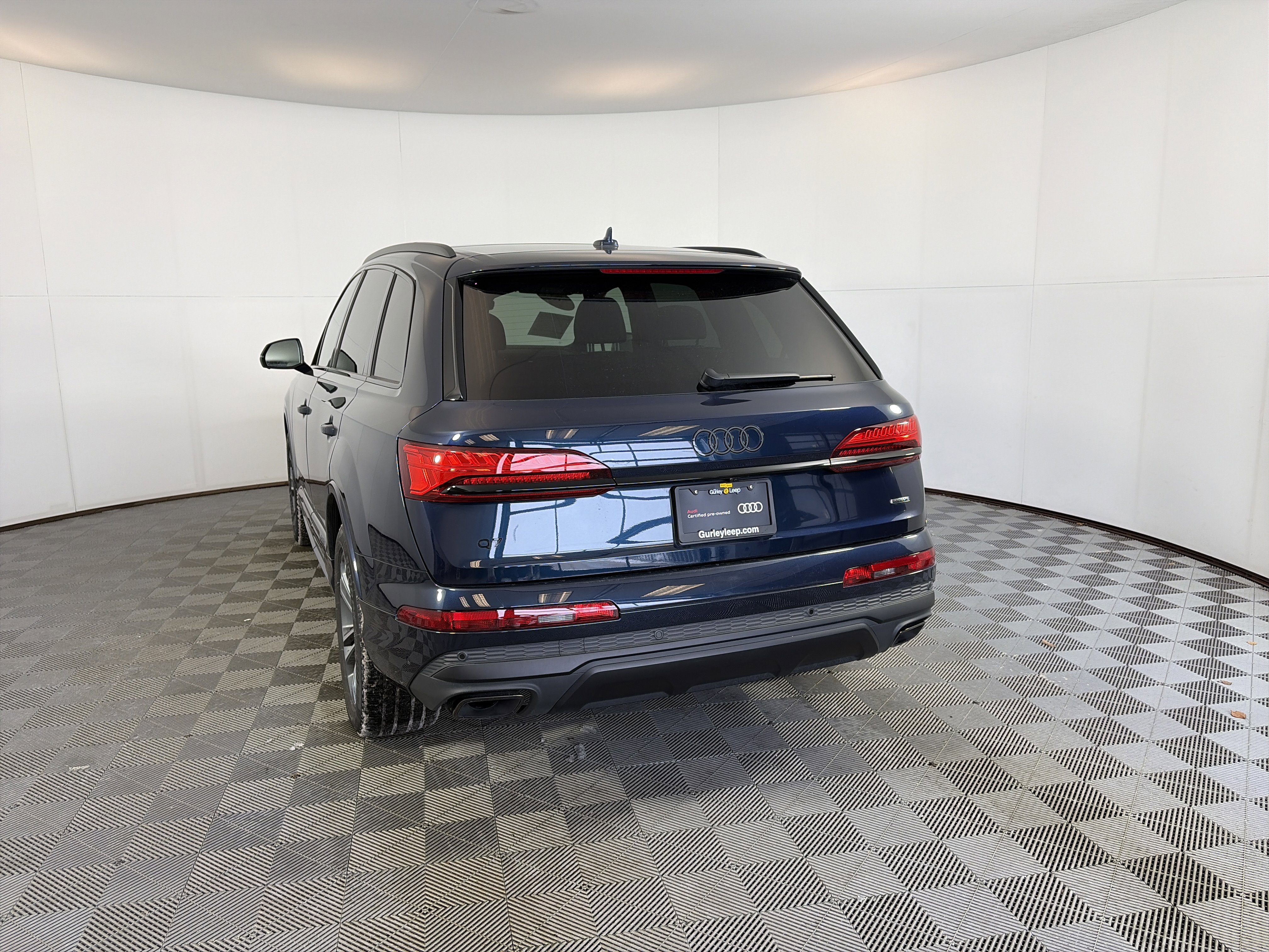 Certified 2025 Audi Q7 2.0T Premium w/ Convenience Plus Package image 9