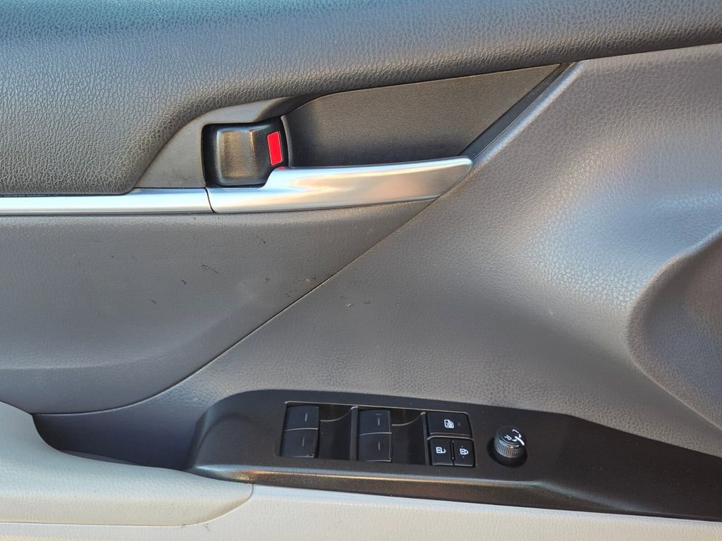 Used 2024 Toyota Camry LE FWD image 28