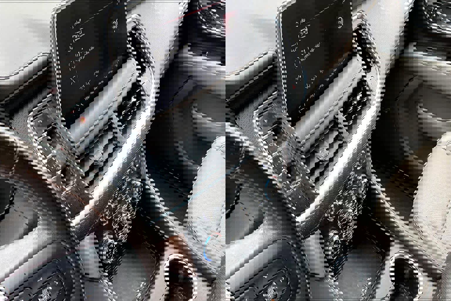 Used 2022 GMC Yukon XL SLT image 16